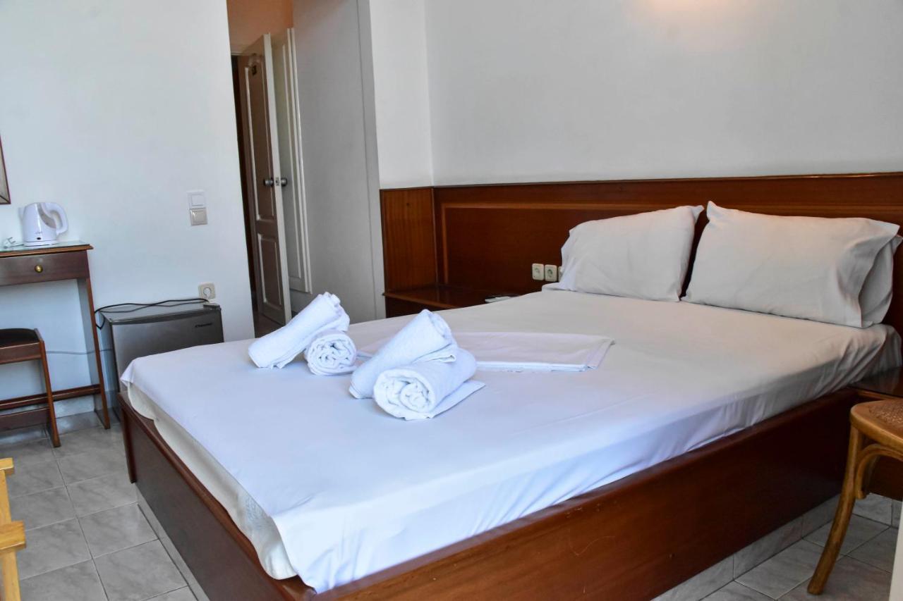 Leonidas Hotel Gythio Buitenkant foto