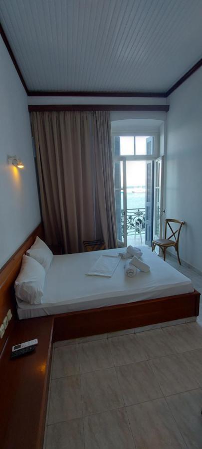 Leonidas Hotel Gythio Buitenkant foto