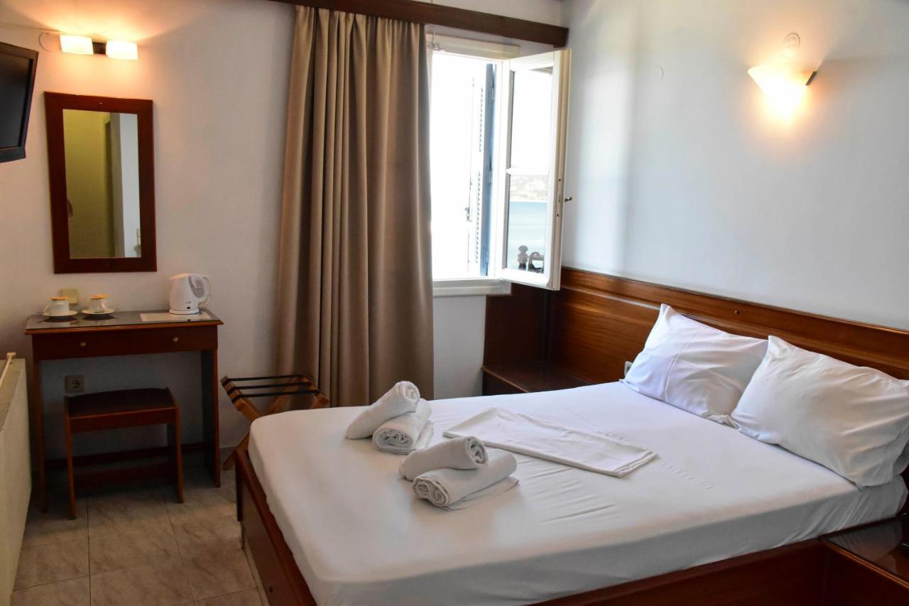 Leonidas Hotel Gythio Buitenkant foto