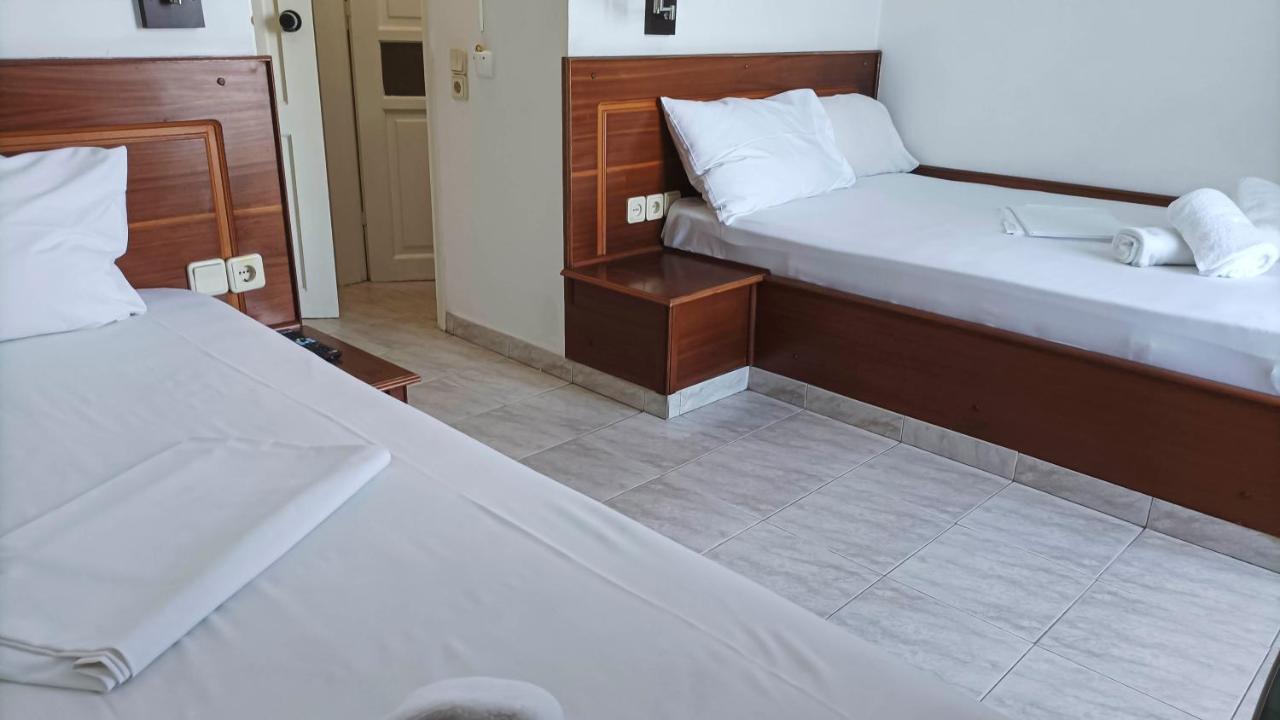 Leonidas Hotel Gythio Buitenkant foto