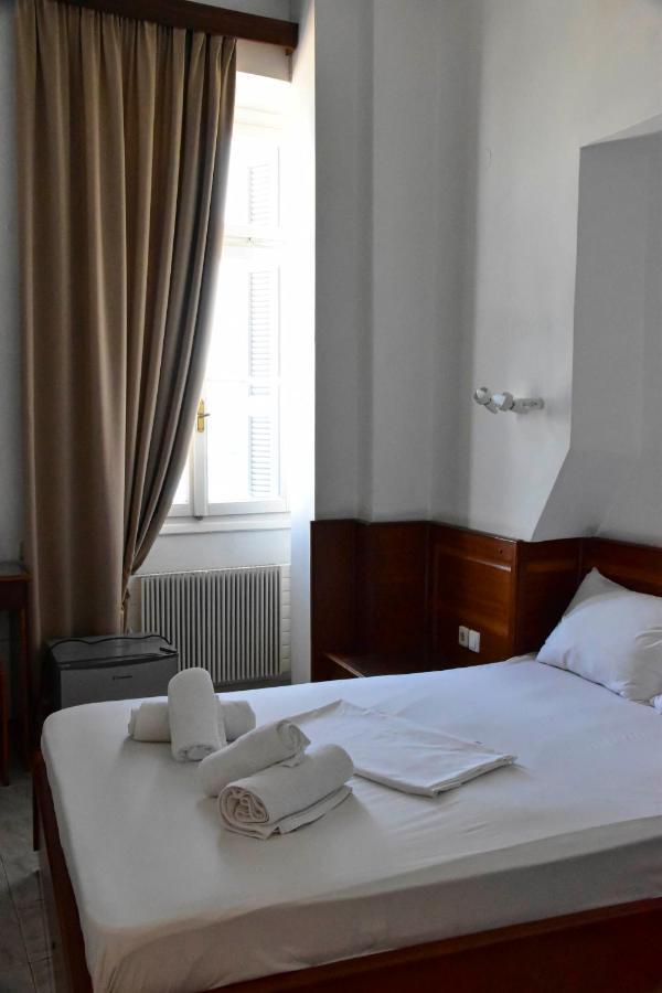 Leonidas Hotel Gythio Buitenkant foto