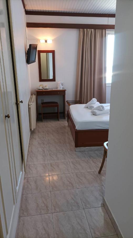 Leonidas Hotel Gythio Buitenkant foto