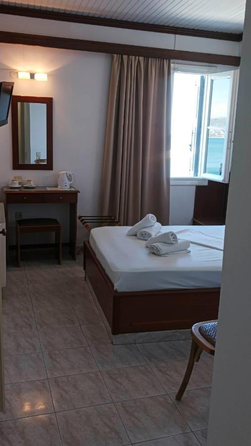 Leonidas Hotel Gythio Buitenkant foto