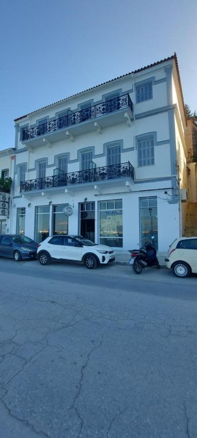 Leonidas Hotel Gythio Buitenkant foto